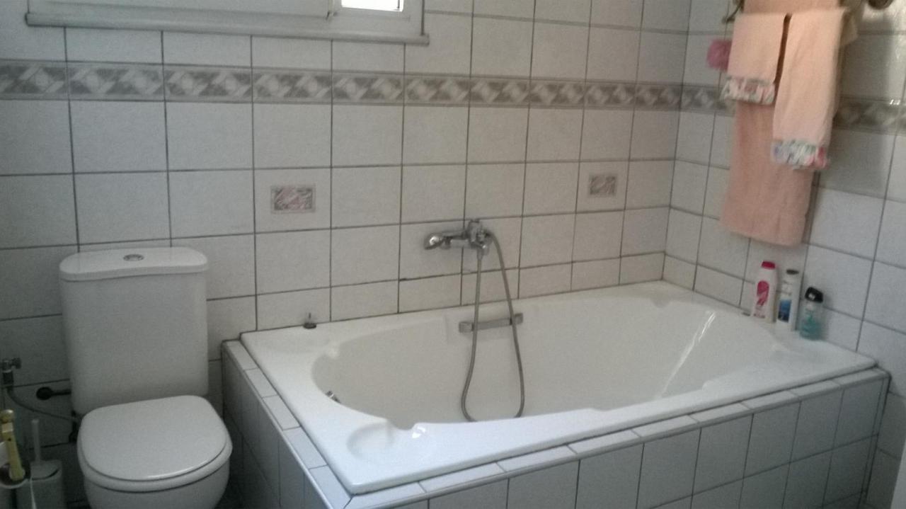 Family House Apartment Кавала Екстериор снимка